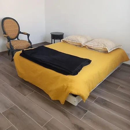 Bed & Breakfast Merignac 3*